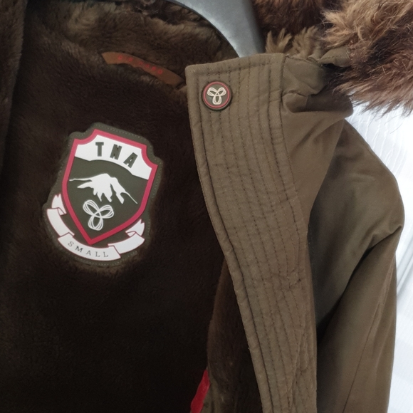 Aritzia TNA RARE Women's Winter Parka - Picture 4 of 8